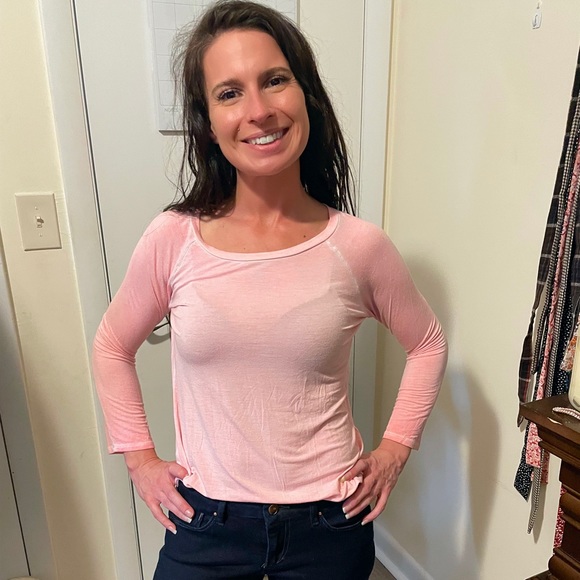 3/$15💛 🦅American Eagle Outfitters top🦅 - Picture 4 of 4